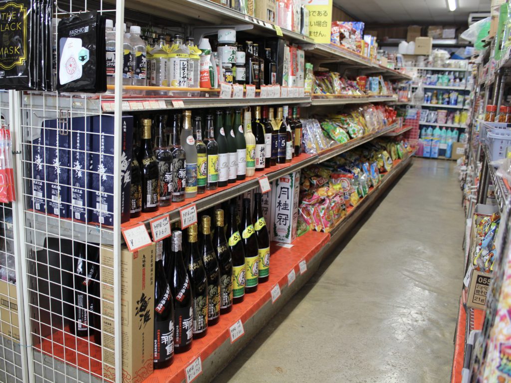 崎原商店-酒類販売棚1