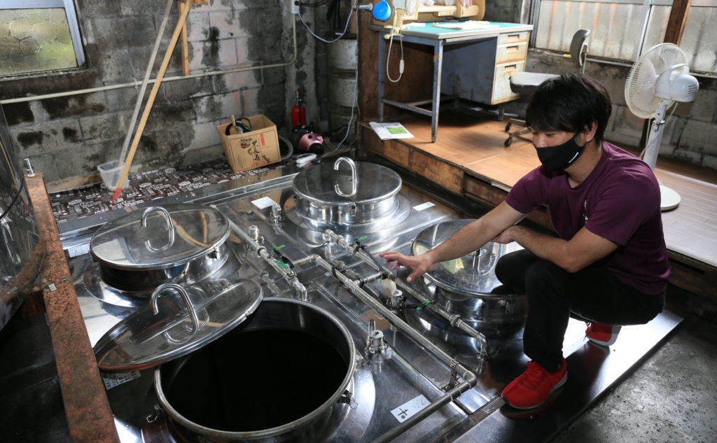 金武酒造　泡盛造り