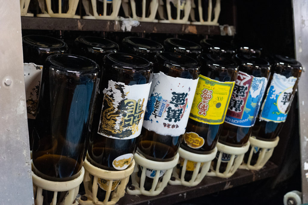 受け継がれる技と味。ずっと変わらない「恩納酒造所」の泡盛 - 珠玉の島酒